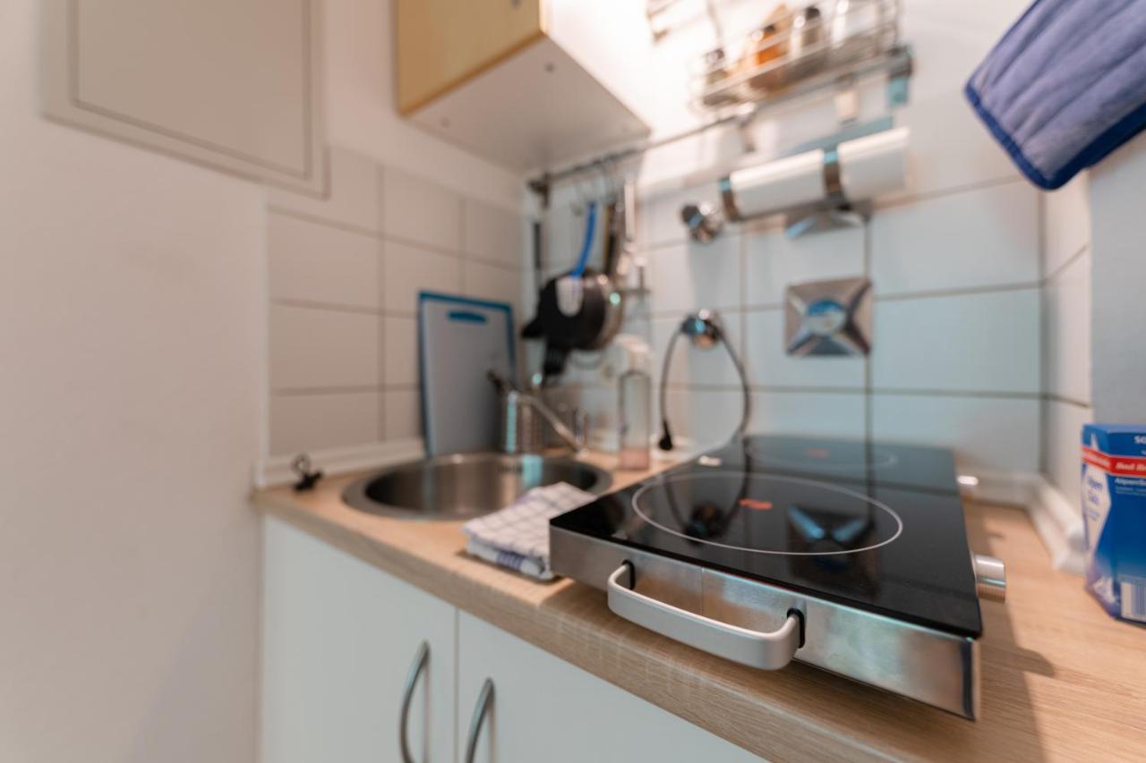Stay Awesome - Schonfeld Apartment, Netflix Und Kostenloses Parken Kassel Buitenkant foto